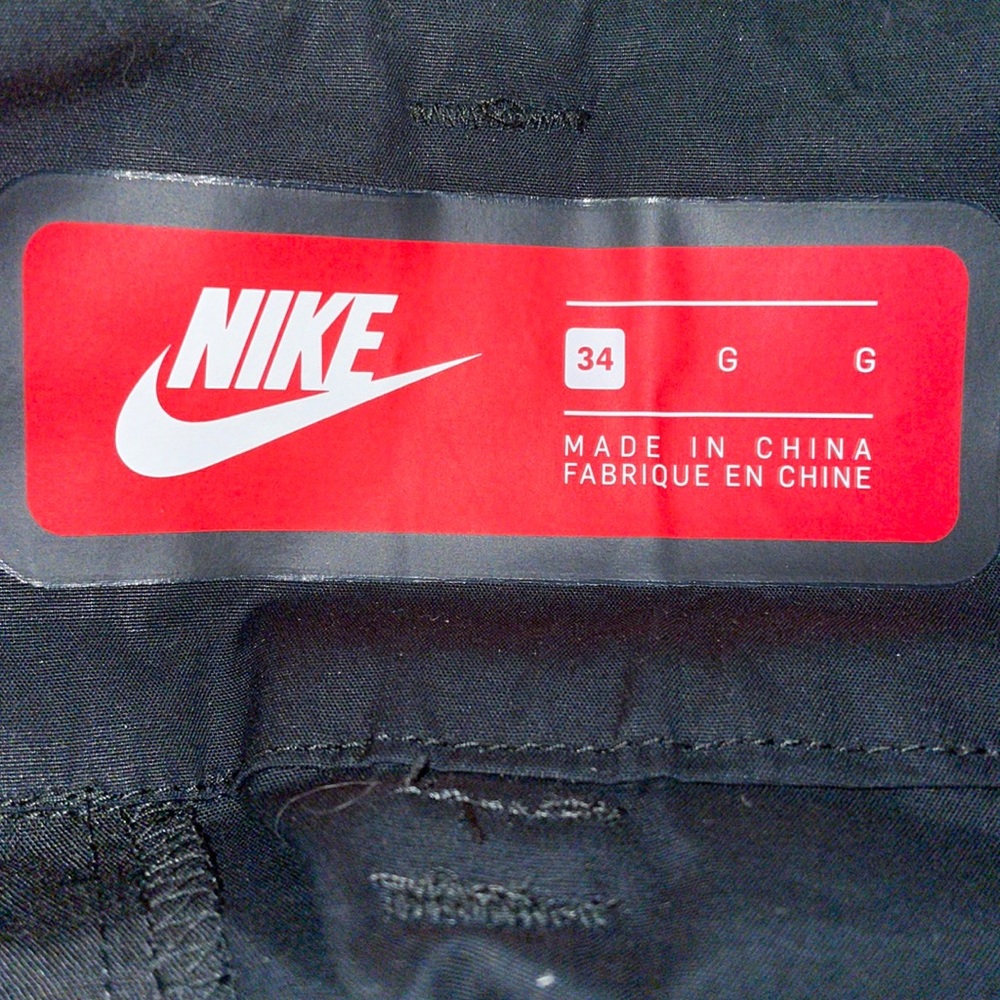 BNWT Nike slim fit, black, we/dry “hybrid” style shorts size 34 in men’s sizes. - Picture 4 of 9